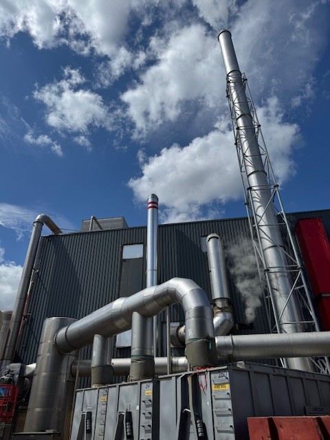 Active carbon filters and chimney for air treatment at Empro